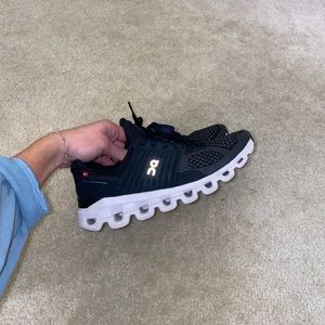 ON CLOUD Cloudswift Shoes 🤍